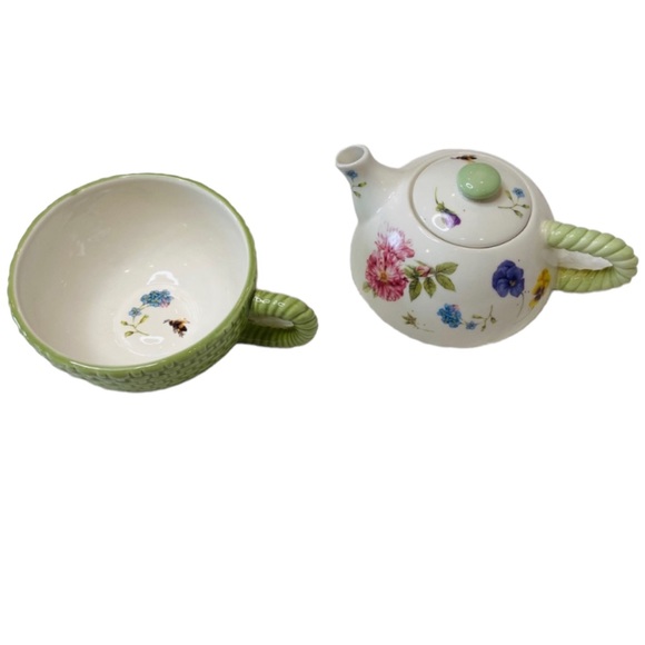 Hallmark Other - Marjolein Bastin Teacup and Teapot Set